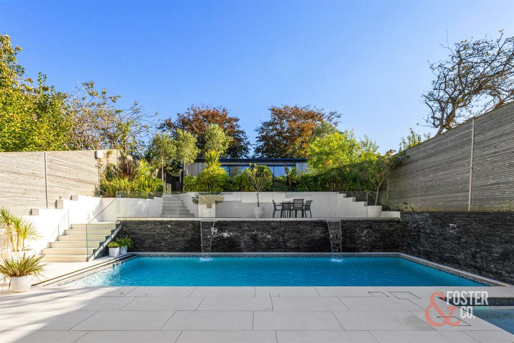 Shirley Drive, 105-028.jpg