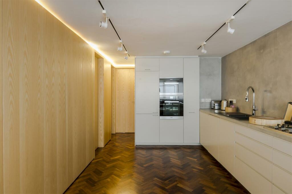 Kitchen-8.jpg
