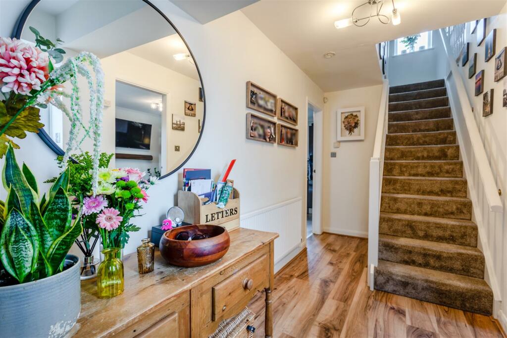 8619416-interior18.jpg