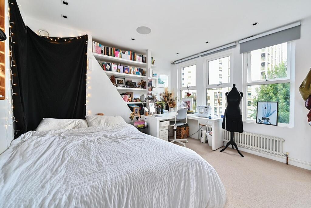 24 Dyke Road Drive, BN1 (16).jpg