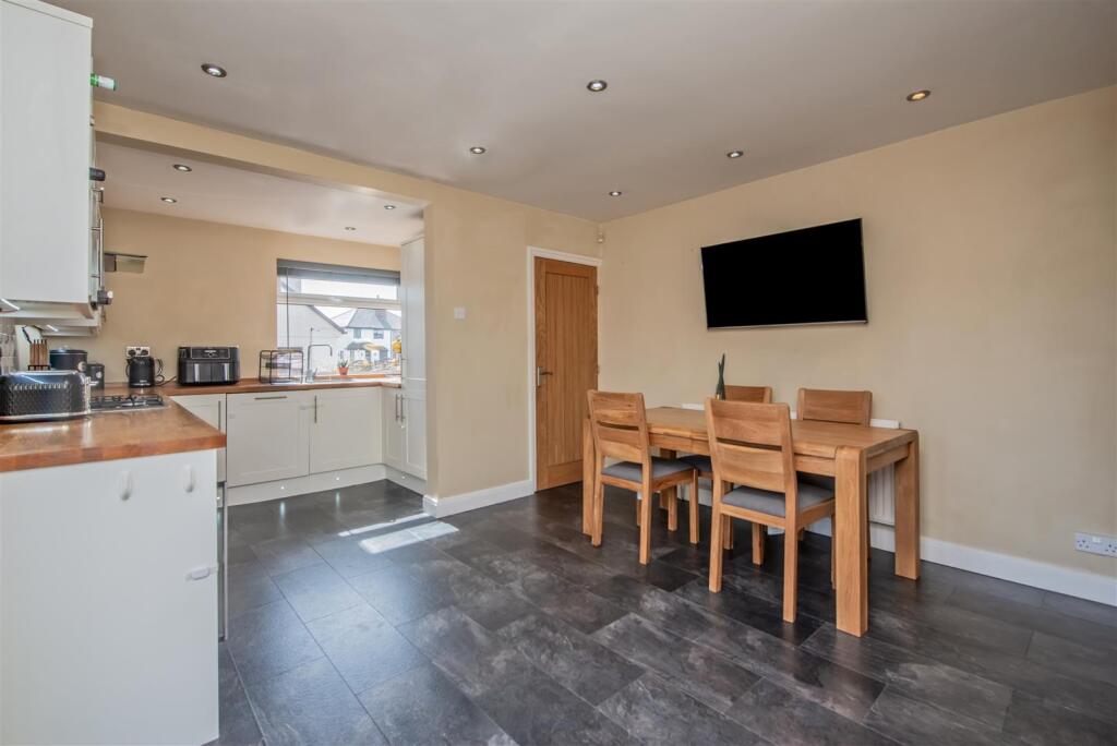 Fitted Dining Kitchen: