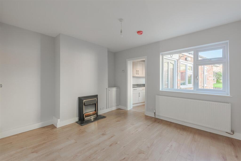 11 Derby Road, Ashby