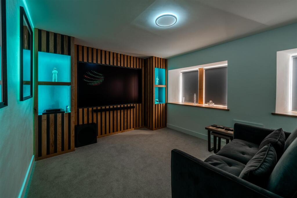 Living Room-3.jpg