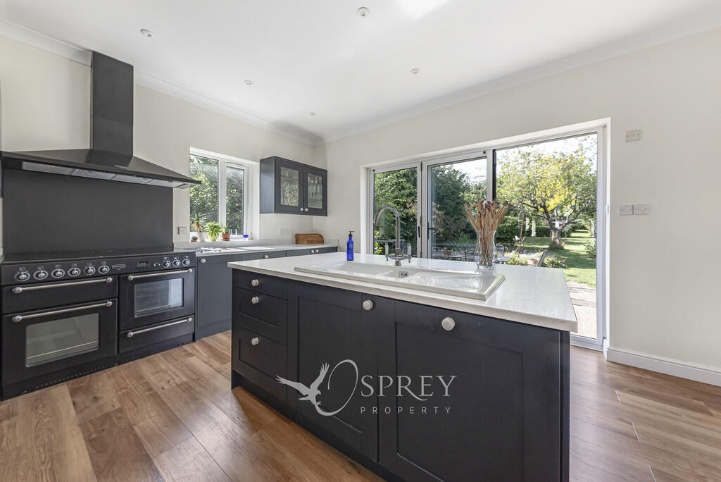 Kitchen/Breakfast...