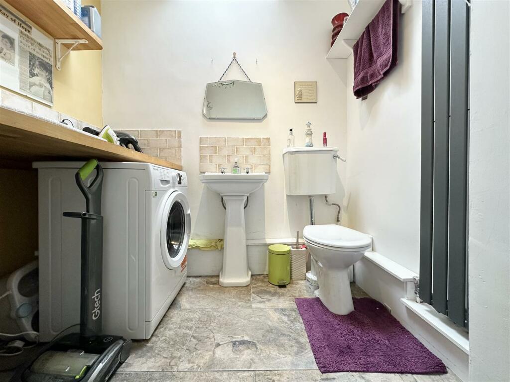 Utility/Cloakroom