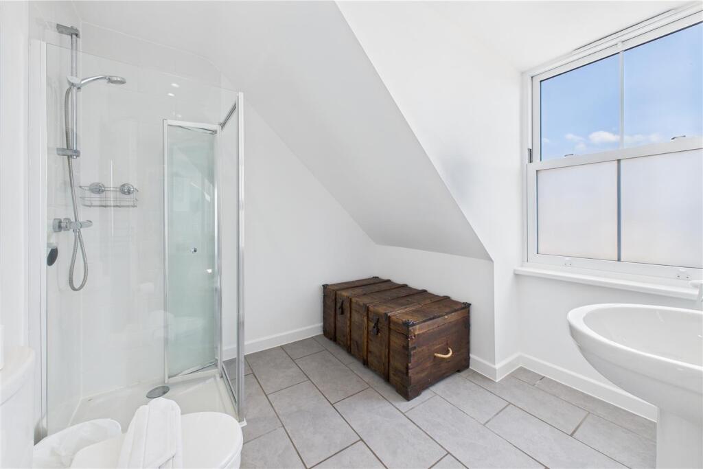 Bed 2 En-Suite