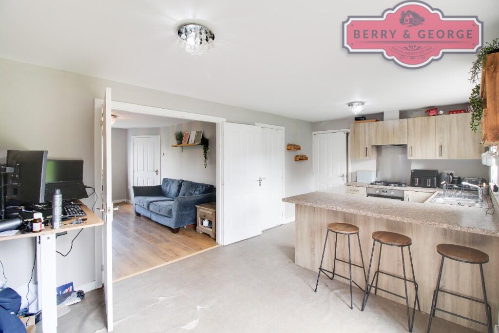 KITCHEN / DINER
