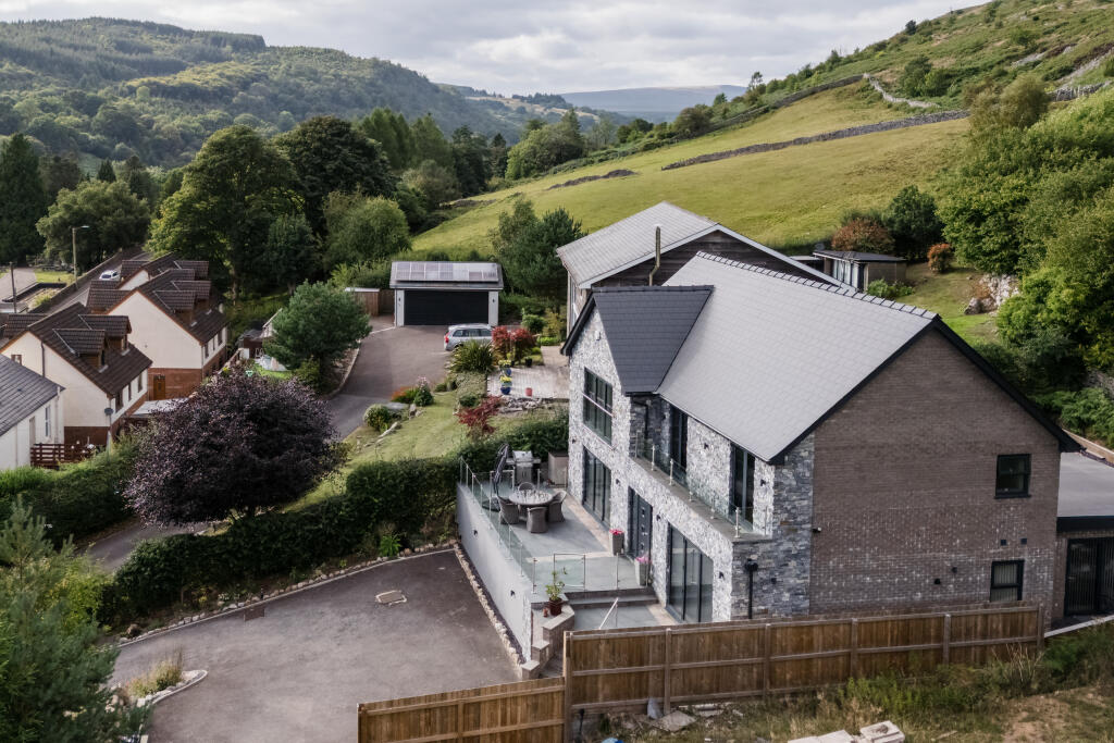 2025-08-07 WALKER &amp; LEWIS-CEFN-60