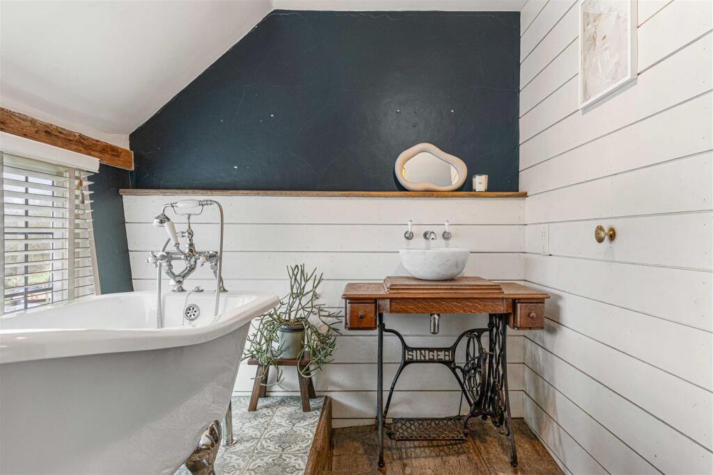 Quin Cottage - 8.jpg
