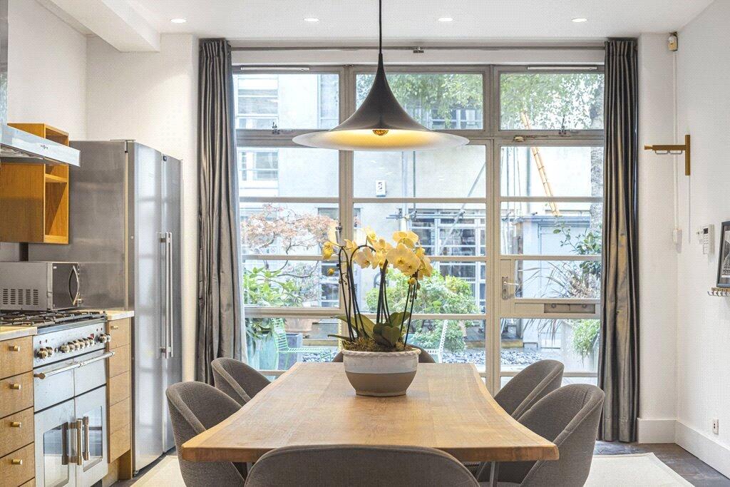 Kitchen/Reception