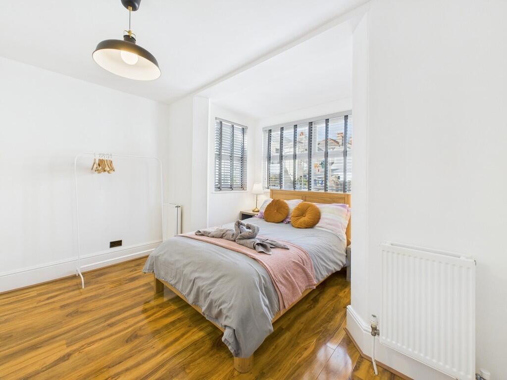 CAM03974G0-PR0120...