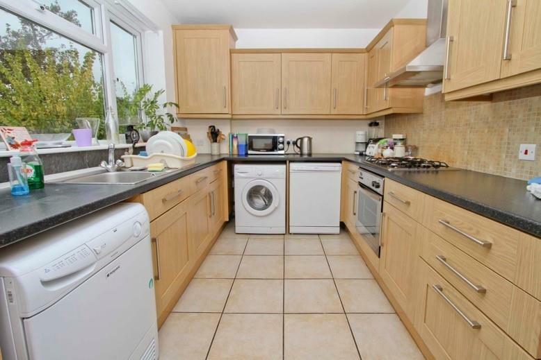 121 Drayton Kitchen.jpg