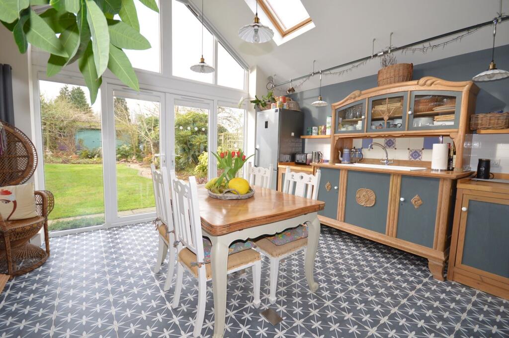 Kitchen/Breakfast Room