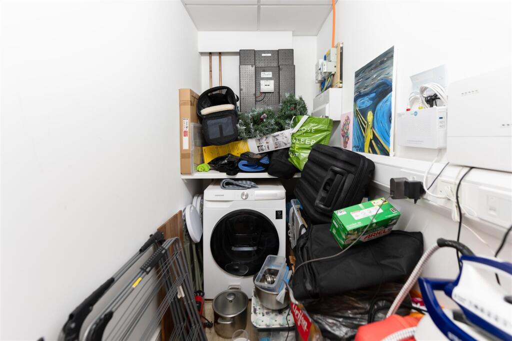 Utility Room       .jpg