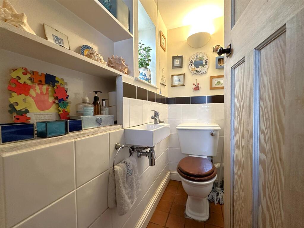 Ground Floor W.C 754