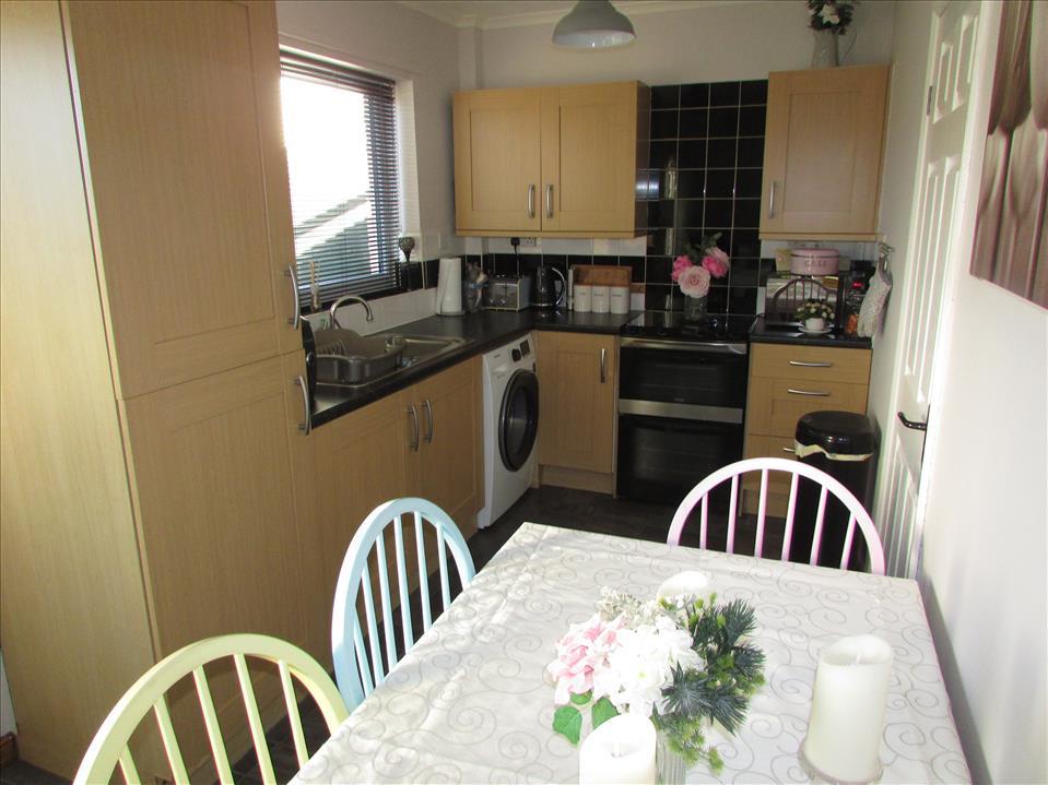 KITCHEN/BREAKFAST ROOM