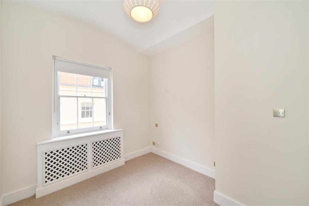 14-Ennismore-Gardens-Mews (15).JPG