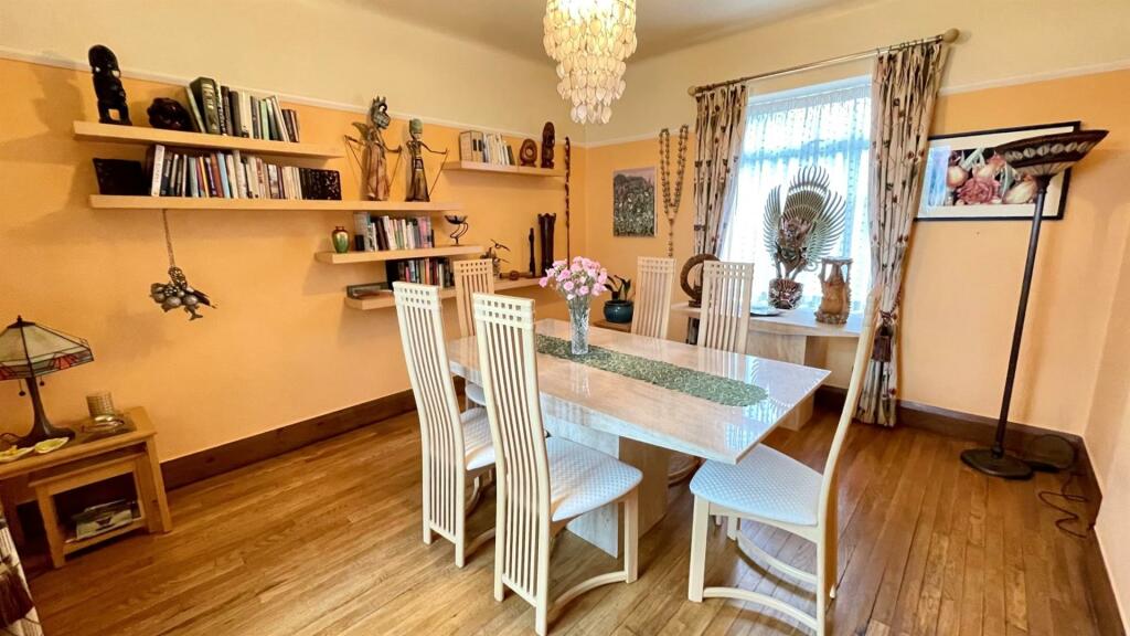 DOUBLE ASPECT DINING ROOM