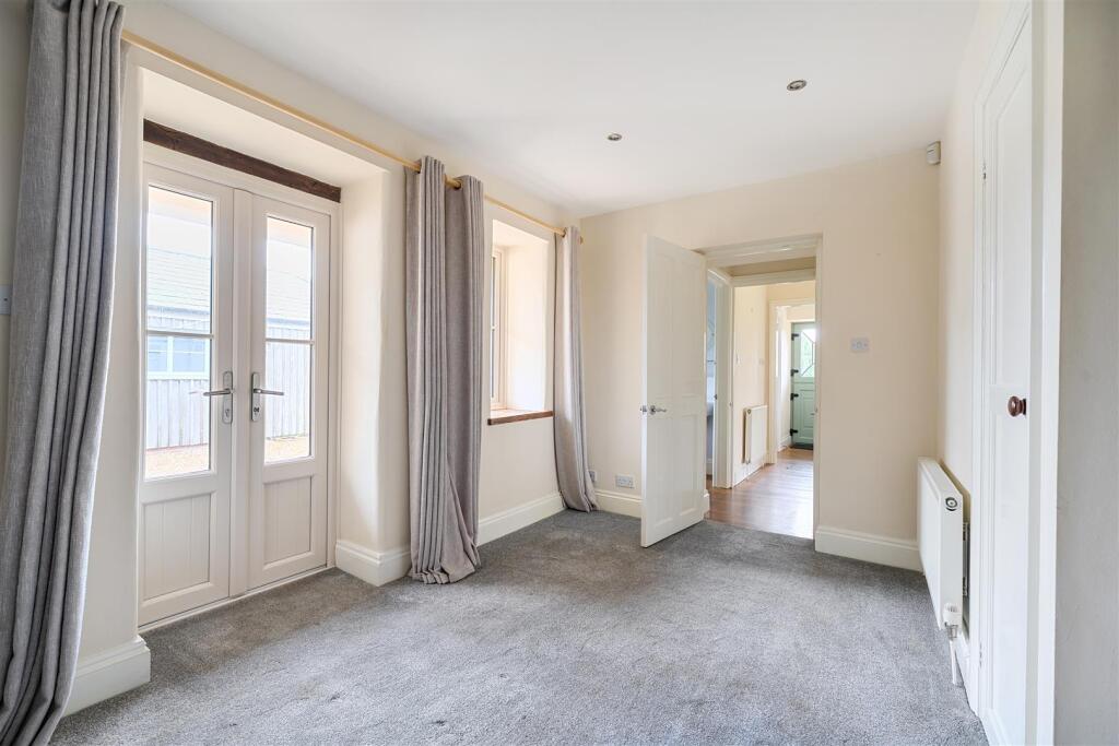 Ground Floor Bedroom / Optional Reception Room