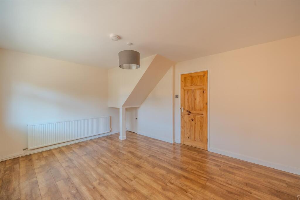 11 Greenfield Close-10.jpg