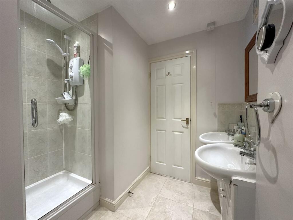 En-Suite Aspect Two 146