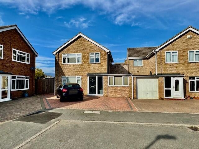 Antona Gardens, Raunds, Wellingborough, NN9