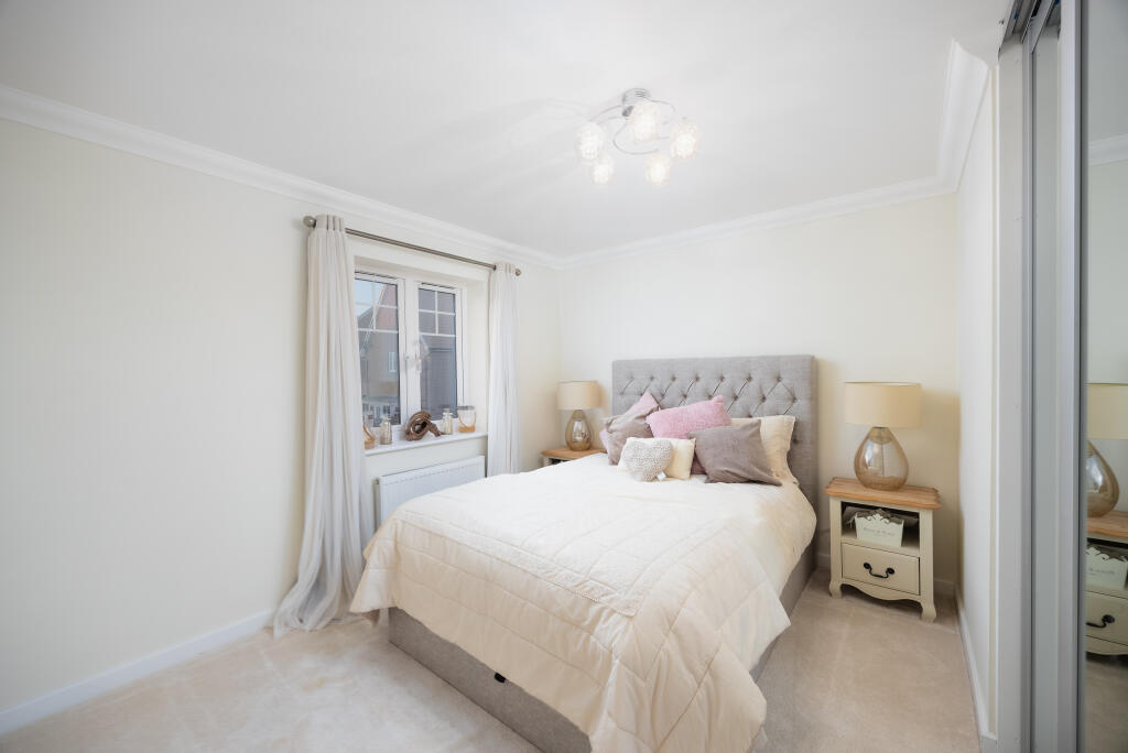 2 Cheddington Grove, HP22 7AB-19