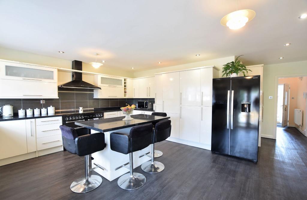 KITCHEN BREAKFAST ROOM