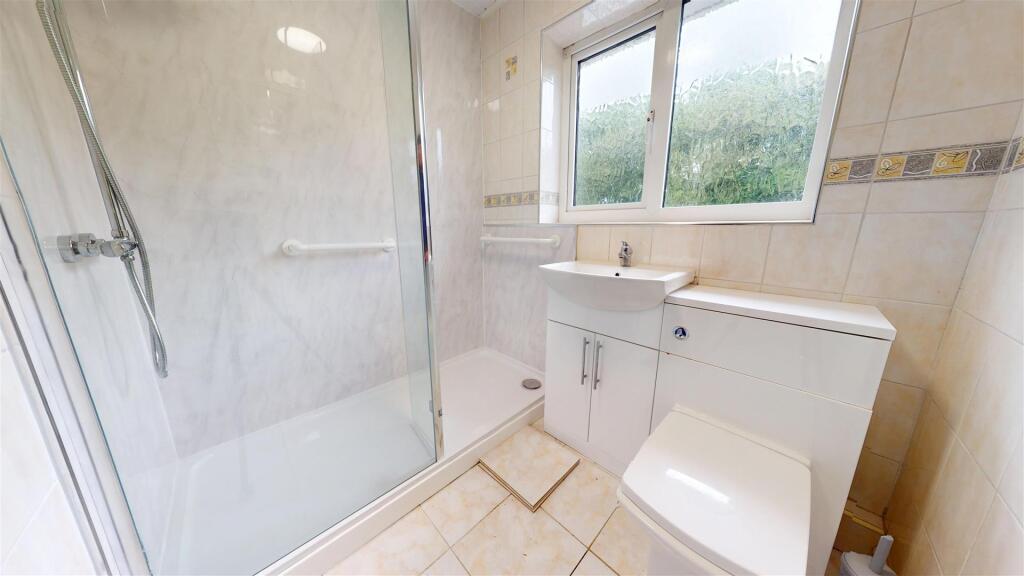 Stanley Avenue Shower Room