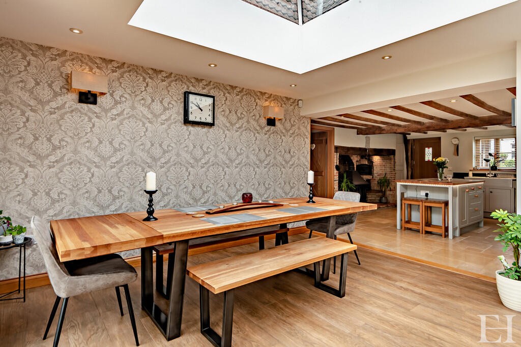 8647171-interiorW...