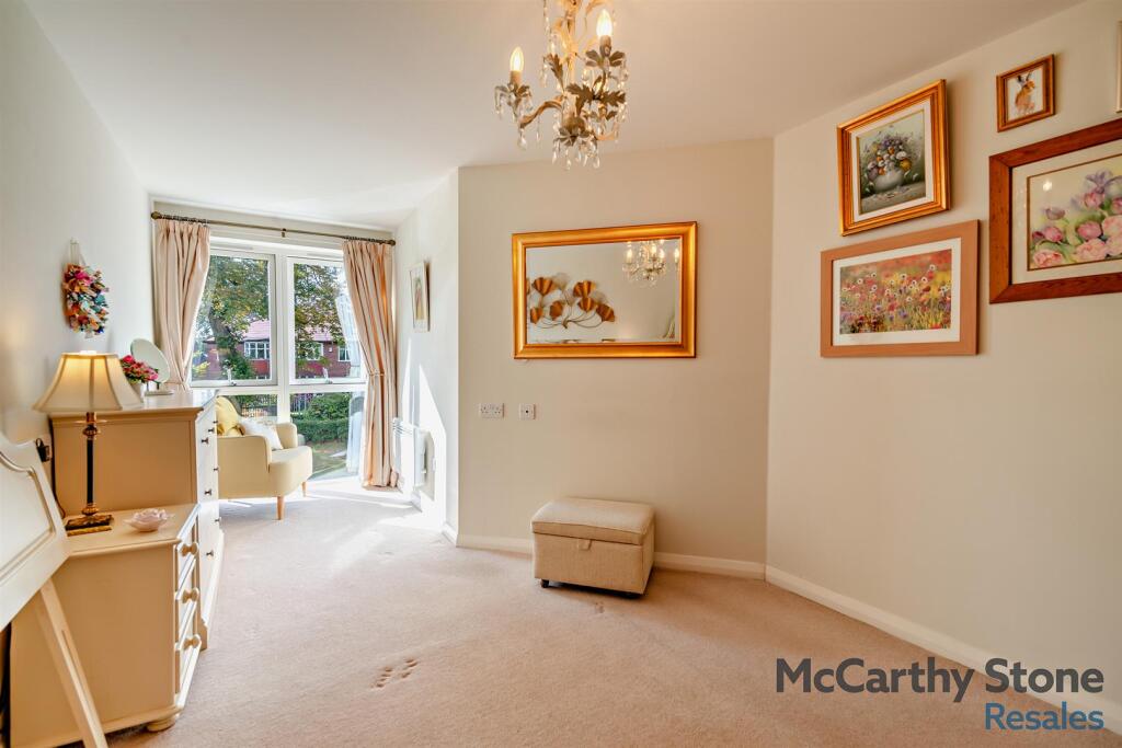 8663728-interior04-800.jpg