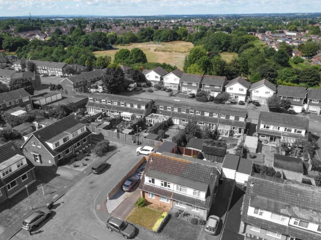 10 Severn Close aerial-4bw.jpg