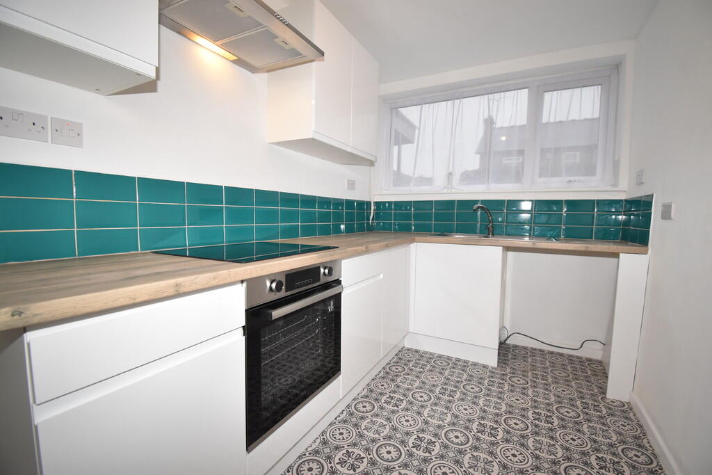 Cross Road, Coventry, CV6 5GW