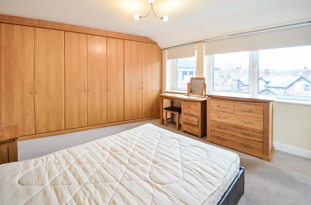 42 Park Wharf bed 1 2.jpg