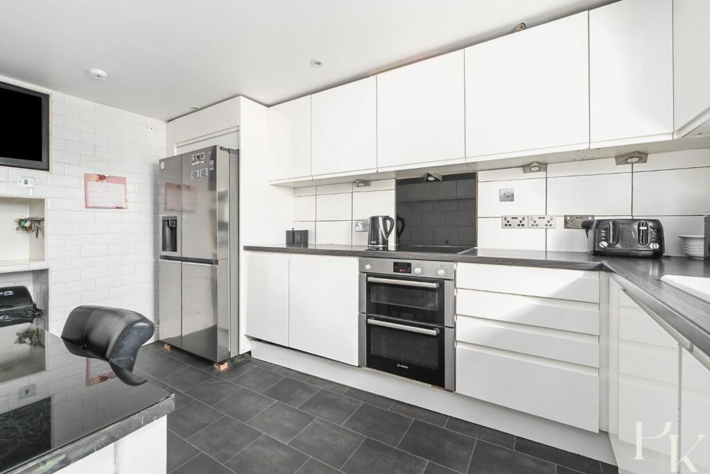 Flt 5, 27 Brunswick Terrace, BN3 (24).jpg