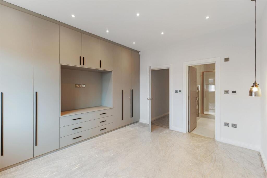 87516_Birchwood House  (17)_low.jpg