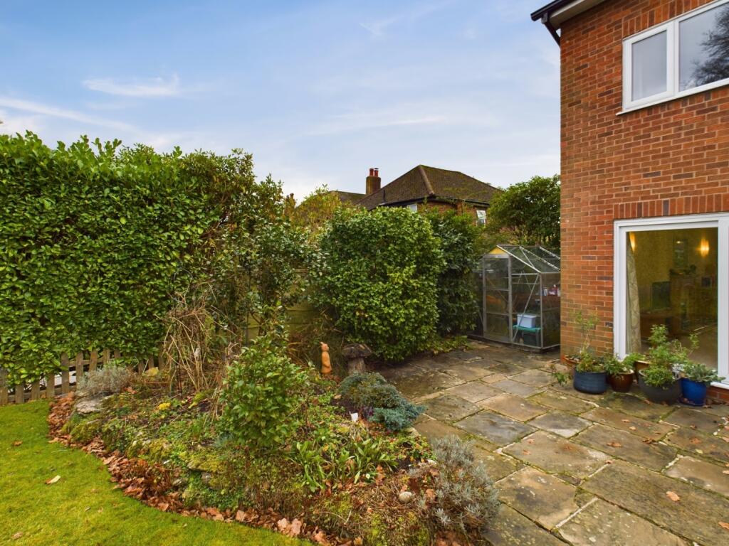 CAM03980G0-PR0015-STILL024