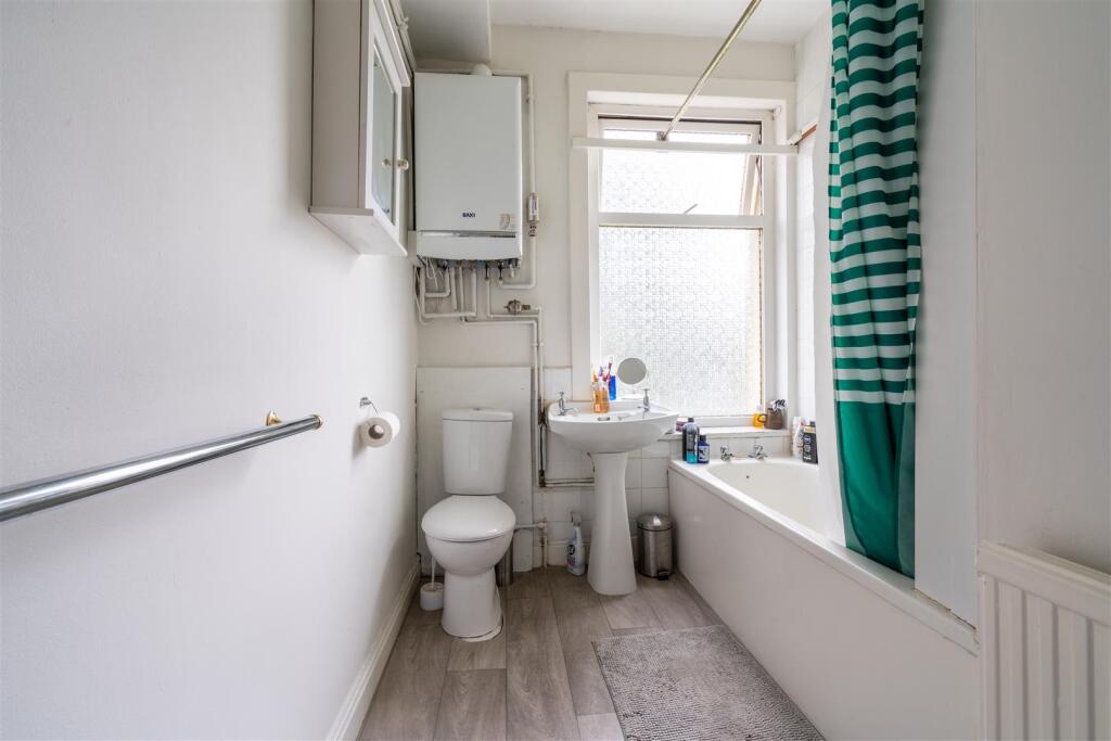Bathroom_.jpg