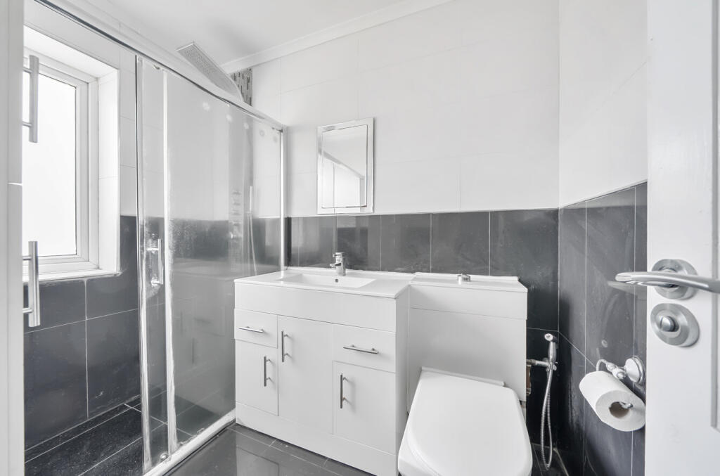 1298250-16-683774...