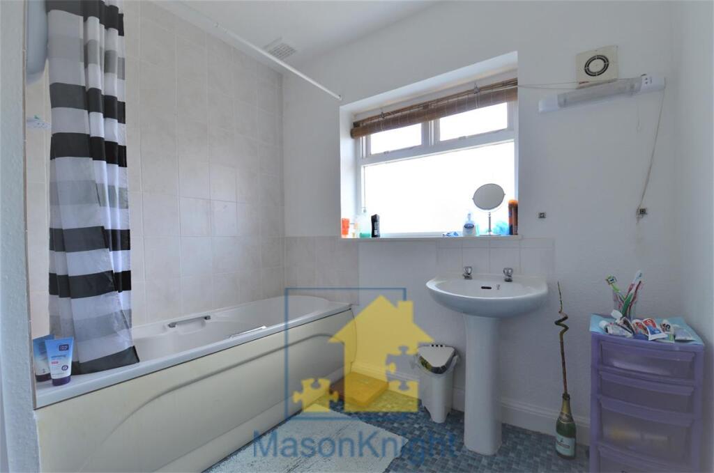 bathroom2.jpg