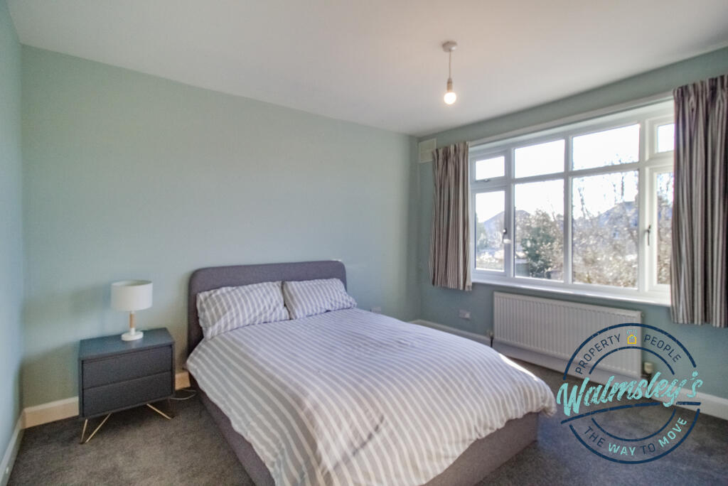 Double bedoom to rear