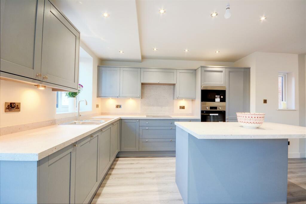 Dining/Living Kitchen