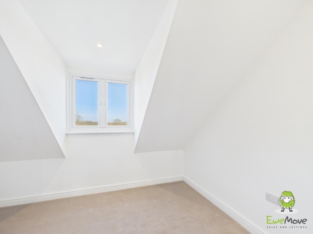 CAM03778G0-PR0176-STILL006