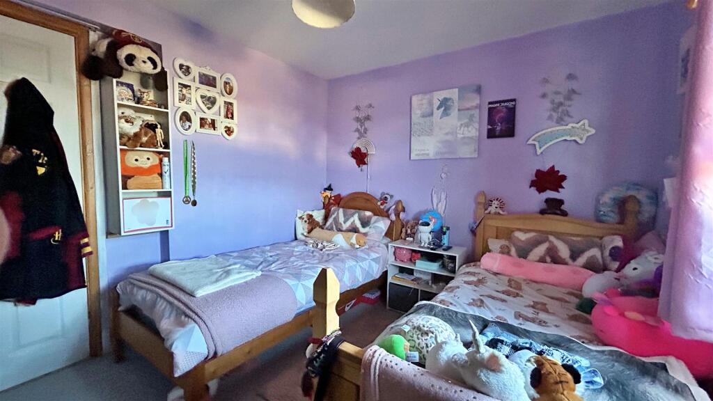 Bedroom 1 x.jpg