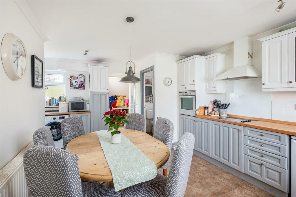 15 Withers Way-4.jpg