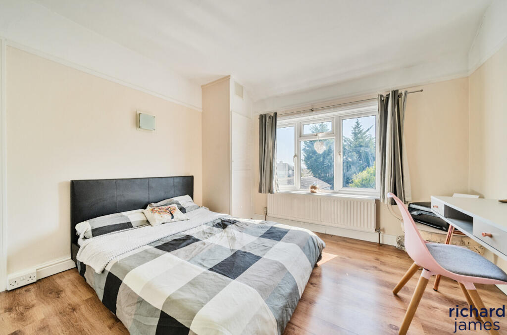 86d512e4e4d24c9d8e7d89081d1c4c2f