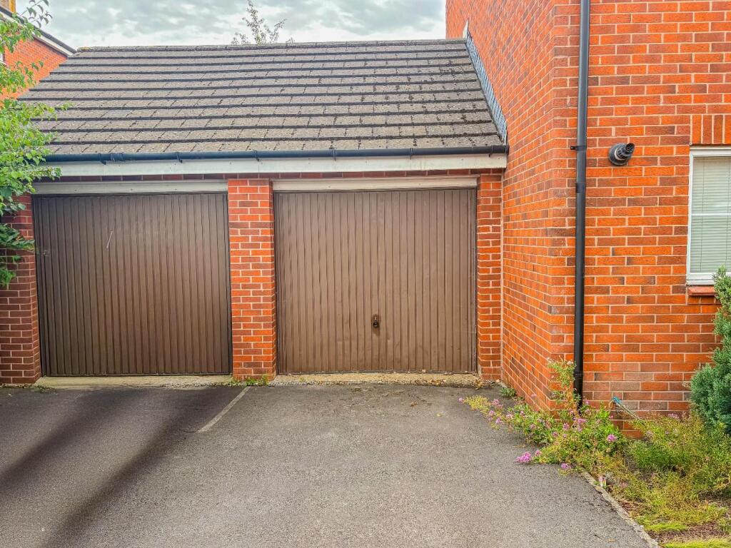 GARAGE.jpg