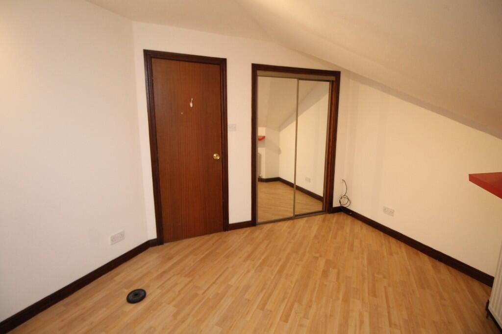 Dining room/Bed 3
