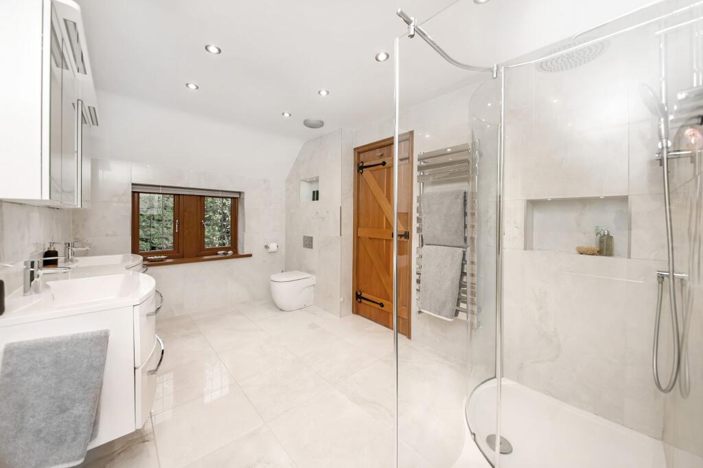 BEDROOM ONE EN-SUITE