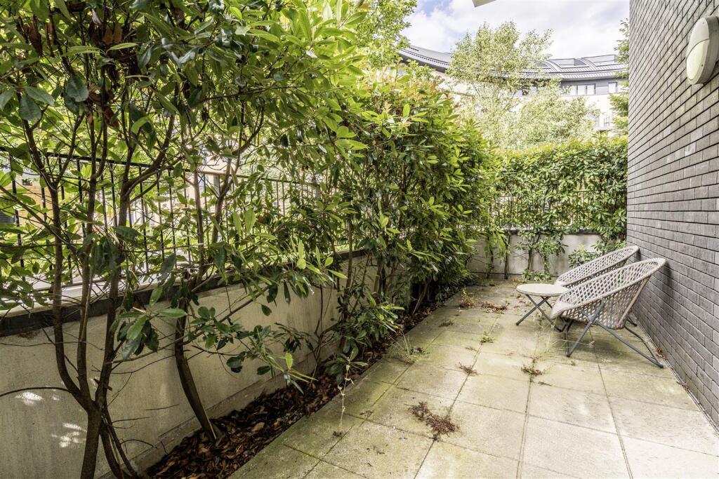 Davidson Frost-Wellings, DFW, Carnarvon Court, Sta